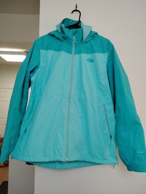 The North Face Women's Two-Tone Turquoise Hooded Shell Jacket